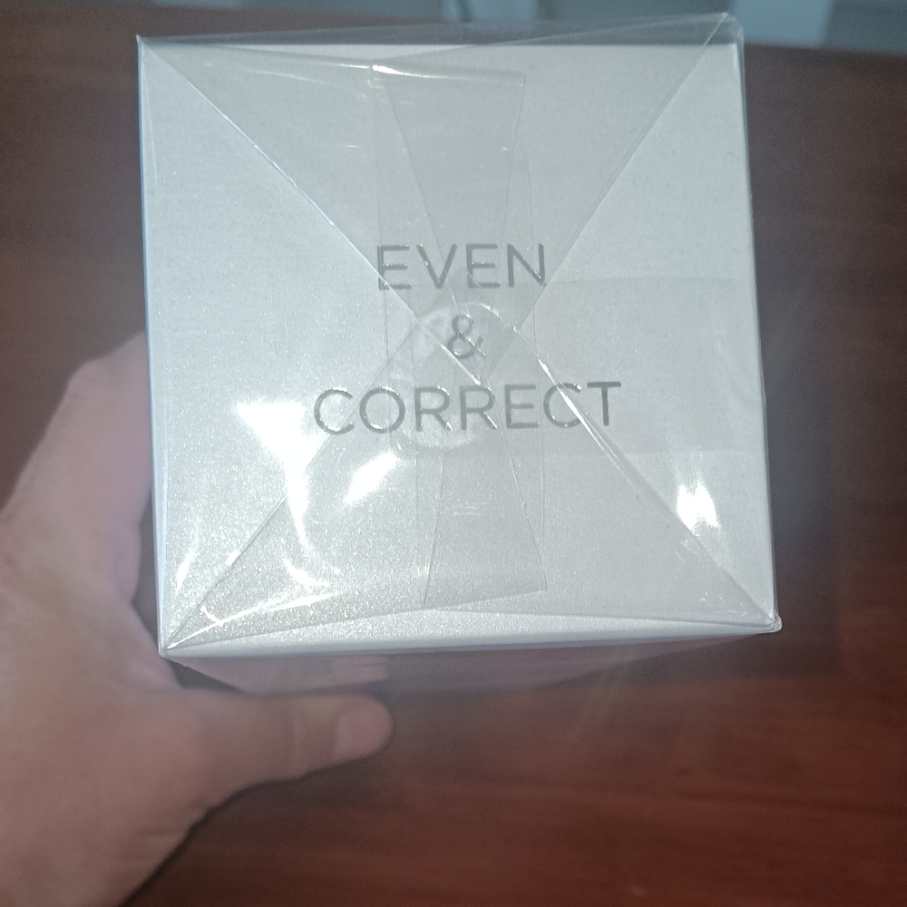 SkinMedica Even & Correct Advanced Brightening Treatment - White and Silver - Picture 2 of 4